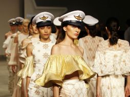 Benito Santos fue el responsable de cerrar el desfile con 'Crucero' 2016. EL INFORMADOR / A. Camacho