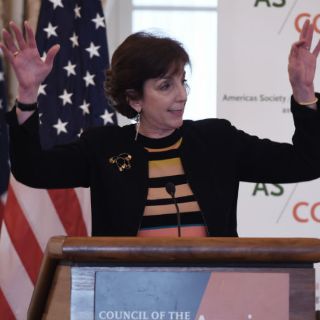 Roberta Jacobson quiere dar 'el grito' en Twitter