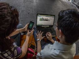 Señala que se debe evitar escribir en redes sociales que se estará fuera de casa. EL INFORMADOR / ARCHIVO