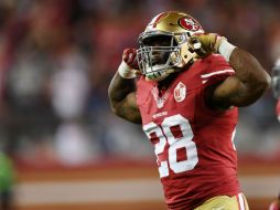 El corredor Carlos Hyde fue el principal artífice del triunfo al aportar anotaciones de 11 y una yardas. AFP / W. Henderson