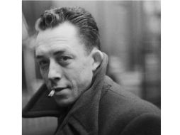 Un autor que a los 17 años jugó en el Racing Universitario de Argel fue Albert Camus, famoso por su novela ''El extranjero''. EFE / ARCHIVO