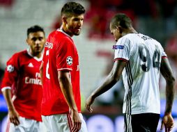 Con este resultado Benfica y el atacante mexicano se ubicarán con un punto en el segundo puesto del grupo B. EFE / M. Cruz