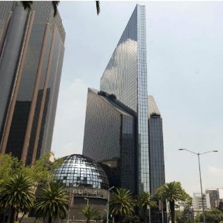 América Móvil dejaría de cotizar en Nasdaq y Latibex