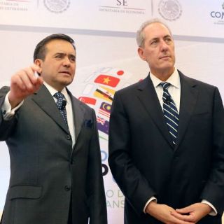 Lecheros se unen contra proteccionismo de Canadá