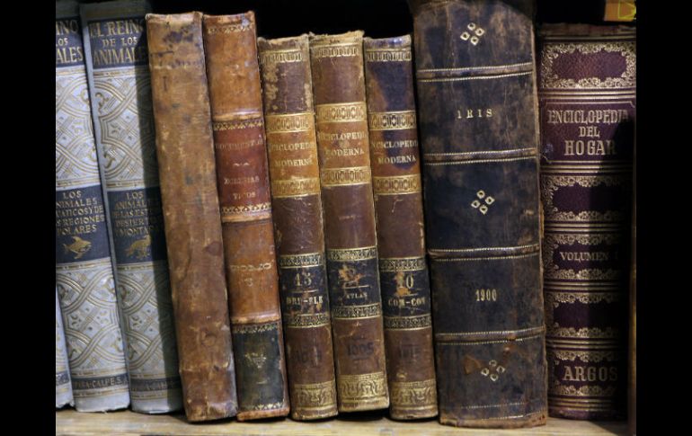 El aparato, llamado espectrómetro Terahertz, pudo leer claramente nueve páginas y ver apuntes en hasta 20 hojas. EL INFORMADOR / ARCHIVO