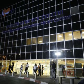 Shimon Peres experimenta 'cierta mejoría', pero sigue 'crítico'