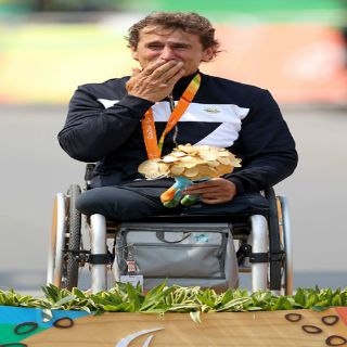 Alex Zanardi gana oro en ciclismo de ruta en Río