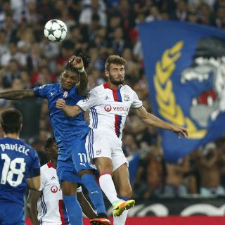 Lyon gana al Dinamo de Zagreb
