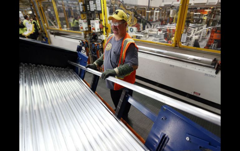Ford ha creado más de 28 mil empleos en Estados Unidos en cinco años. AP / ARCHIVO