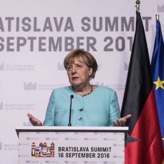 Merkel anuncia plan para el nuevo rumbo de la UE