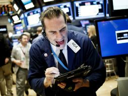 Tras conocerse un dato peor de lo esperado sobre la inflación en Estados Unidos, la bolsa cerró con negativos. EFE / J. Lane