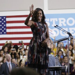 Michelle Obama hace campaña por Hillary Clinton