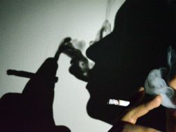 ''La disposición se ha postergado más de cuatro años; y las consecuencias del tabaquismo también tienen precio'', señalan. NTX / ARCHIVO