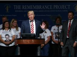 El magnate participó en el acto ‘The Remembrance Project’, organización que pone atención sobre personas asesinadas por inmigrantes. AP / E. Vucci