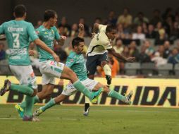 América ya nada pudo hacer para evitar una nueva derrota en casa, y sus aficionados salieron decepcionados. NTX / I. Hernández