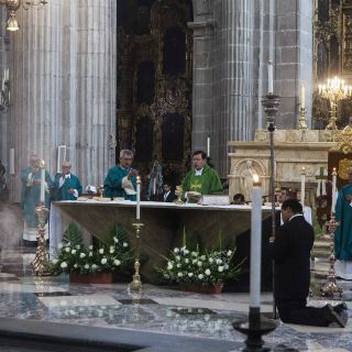 Cardenal pide leyes que defiendan familia 'como Dios la creó'
