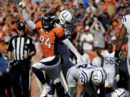 DeMarcus Ware será sometido a estudios este martes para determinar la gravedad del golpe sufrido. AP / ARCHIVO