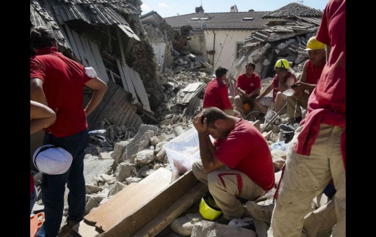 El país europeo apenas comenzaba a recuperarse del terremoto pasado, que derribó varias viviendas y causó cientos de muertes. AP / ARCHIVO