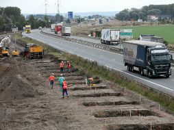 La construcción de este muro no cuenta con el respaldo de las autoridades locales de la ciudad. AP /