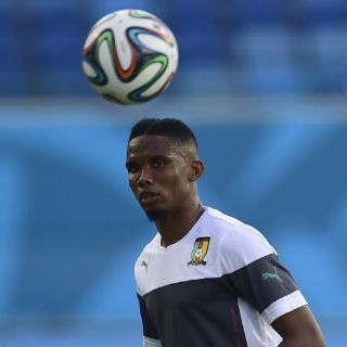 Samuel Eto'o, suspendido tras señalar racismo