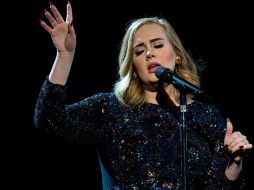 La británica califica la separación de Jolie y Pitt como 'el fin de una era'. FACEBOOK / Adele