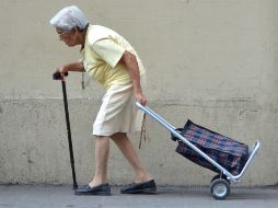 Quienes llegan a presentar la demencia, son principalmente adultos mayores de 60 años. NTX / ARCHIVO