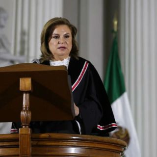 Procuradora Arely Gómez ingresa a Legión de Honor