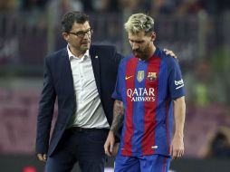 ''Nos mandan mensajes para que cuidemos a Messi y ellos no lo hacen nunca. Juega todos los partidos'', dijo Bauza. EFE / T. Albir