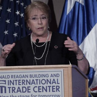 Bachelet expresa disgusto por destitución de Rousseff