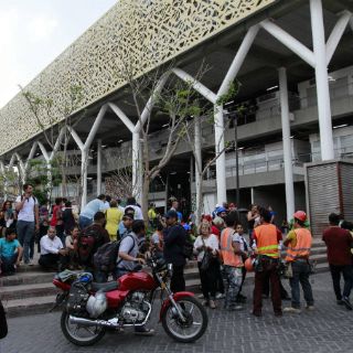 Acusan construcción del Corona 'a ciegas'
