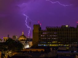 Recomiendan las autoridades que se tomen las medidas necesarias en caso de lluvia o caída de rayos. EL INFORMADOR / ARCHIVO