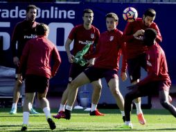 A los rojiblancos los respaldan precedentes de este encuentro, con victorias en los diez últimos enfrentamientos en el Calderón. EFE / J. Martín
