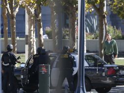 Bloquearon calles y evacuaron a gente del Centro Cívico tras la amenaza del sujeto, quien planeaba matarse y lastimar a otras personas. AP / M. Macor