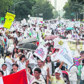 El Paseo de la Reforma se llenó de prendas blancas