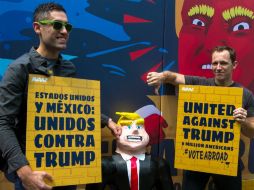 La manifestación, animada por mariachis, congregó a personas que se acercaban a tomarse una foto con una piñata de Trump. NTX / N. Tavira