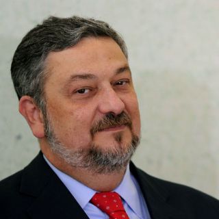 Detienen a funcionario brasileño por caso Petrobras