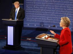 El magnate espetó una vez más a Hillary Clinton el que su esposo, el ex presidente Bill Clinton, aprobó el TLCAN. AP / R. Wilking/Pool