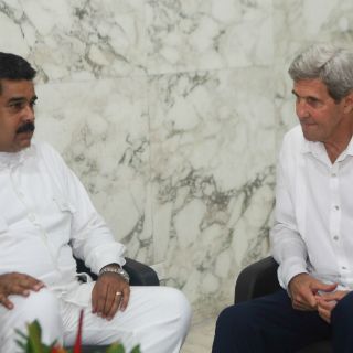 Kerry se reúne con Maduro en medio de tensiones