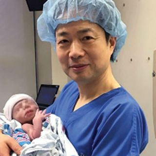 Nace el primer bebé del mundo con ADN de tres padres