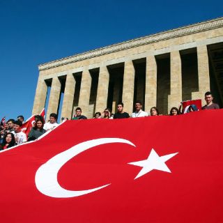 Siguen en prisión preventiva 32 mil acusados por golpe militar turco