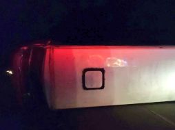 El tramo carretero estuvo cerrado a la circulación mientras personal de Protección Civil atendía a los lesionados. TWITTER / @PCJalisco