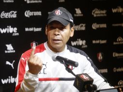 ''Nosotros debemos ser sólidos, hay que tener tránsito y posesión del balón'', dice José Guadalupe Cruz. EL INFORMADOR / A. Camacho