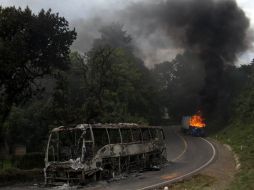 Desde el martes, comenzaron algunas quemas de camiones en vías carreteras de Michoacán. SUN / ARCHIVO