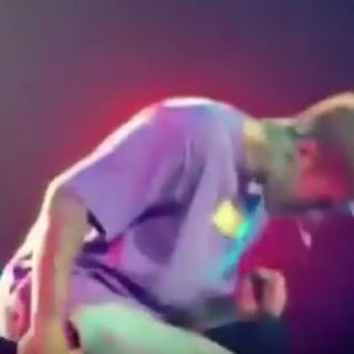 Justin Bieber tiene momento bochornoso en concierto