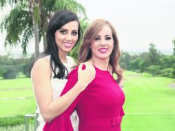 Andrea Martín del Campo Urrea con su mamá, Cecy Urrea. EL INFORMADOR / C. Santana