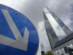 Las acciones del banco alemán Deutche Bank acumulan una pérdida de más de 50% en lo que va el año. AP / M. Probst