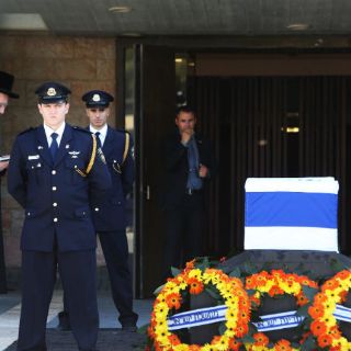 Líderes y miles de israelíes rinden homenaje a Shimon Peres