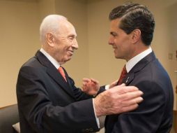 Peres visitó México seis veces, y fue recibido por Enrique Peña Nieto en una visita de Estado en 2013. NTX / ARCHIVO