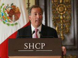José Antonio Meade reiteró su compromiso para preservar el marco fiscal, luego de la decisión de Banxico. NTX / ARCHIVO