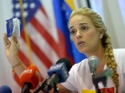 Lilian Tintori estuvo en Miami para presentar el libro de su esposo, 'Preso pero libre'. EFE / G. Viera